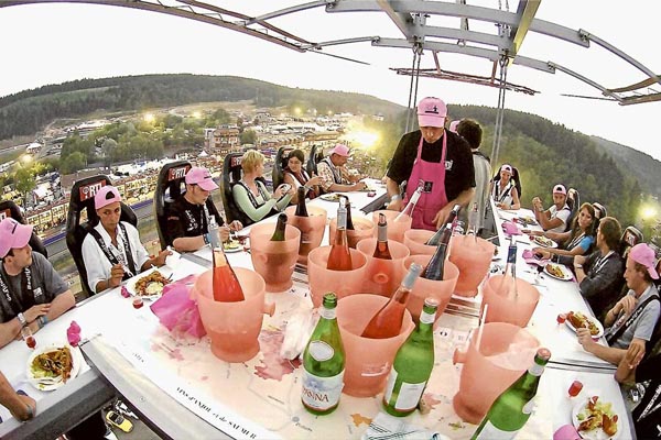 在空中享受美食絕對是讓人永生難忘的體驗。（圖片來源／loscabos.dinnerinthesky）