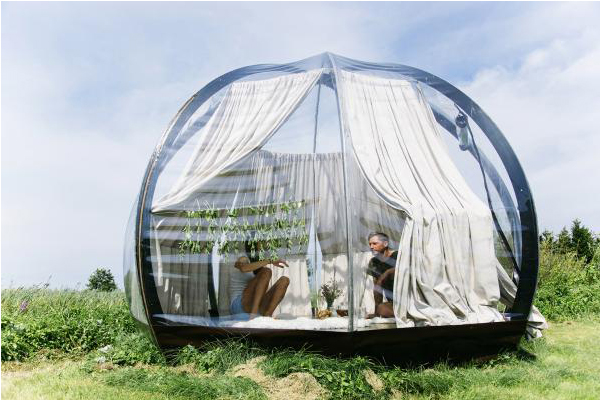 透明的帳篷，減少使用者與自然的隔閡。（圖片來源／puzero）