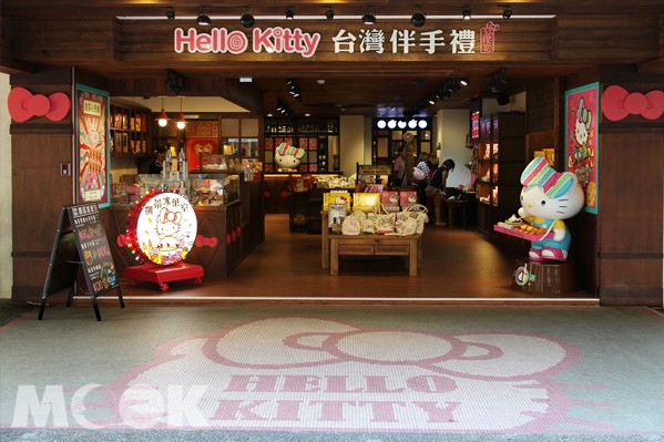 HELLO KITTY伴手禮在紅櫻花HELLO KITTY台灣伴手禮可以購得，圖為台北東區店。(圖片提供／紅櫻花食品)