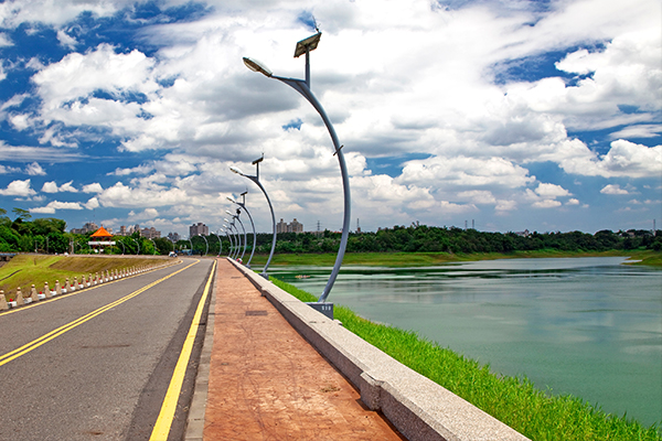 蘭潭的明媚風光，是來到嘉義市旅遊不能錯過的風景。（圖片來源／嘉義市觀光旅遊局）