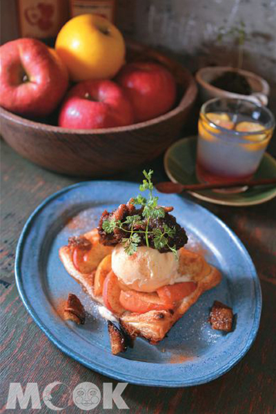 當季新鮮蘋果製成的焦糖蘋果派，是山食堂的人氣甜點！(圖片／TRAVELER Luxe旅人誌)