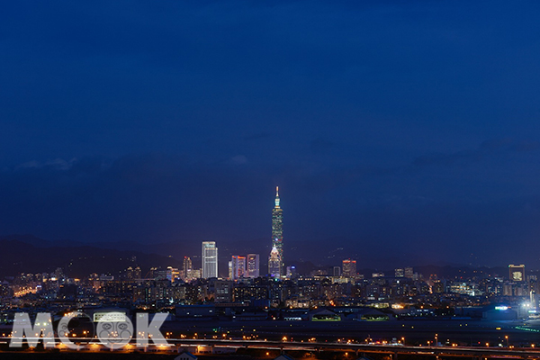 萬豪客房101夜景。（圖片提供／台北萬豪酒店）