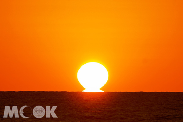 11 月末到 2 月中旬間有機會欣賞到「達摩太陽」。(圖片提供／樂天旅遊)