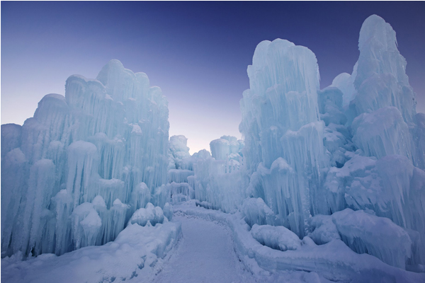 隨著天氣變暖和，城堡也將融化成水。（圖片來源／icecastles）