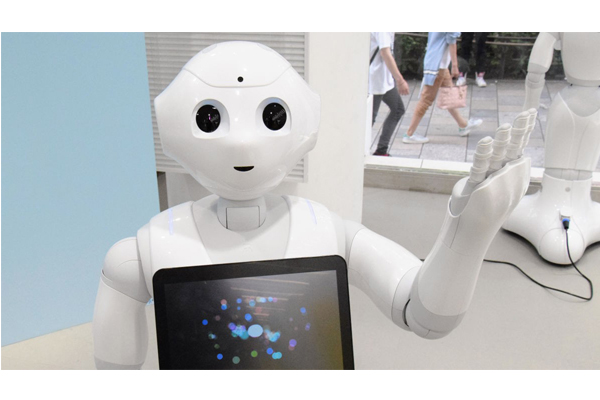 Soft Bank 機器人pepper智能情感兼備，推出上市銷售秒殺。（圖片來源／Youtube）