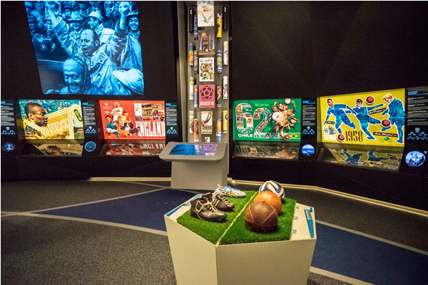 利用多媒體技術，搭配實物展出，讓人更加了解足球的相關知識。（圖片來源／FIFA World Football Museum）