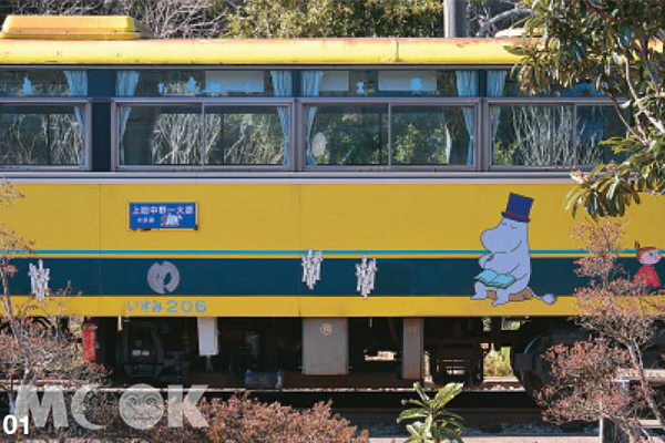 可愛的童話列車讓地方鐵道更有韻味。(圖片／TRAVELER Luxe旅人誌)