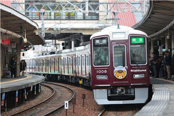 阪急電車與拉拉熊合作再推出「櫻花阪急電車拉拉熊號」。（圖片來源／阪急電鉄）