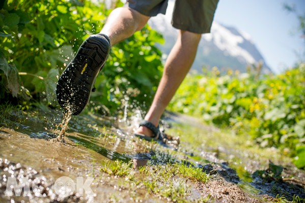 護趾大底、耐磨橡膠大底，讓涼鞋機能更出色。（圖片提供／Goodyear  凱英興業）