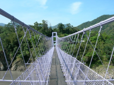 新溪口吊橋預計年底開放，將成為最長天空之橋。