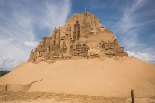 出世界第一高的巨型沙雕是這次的吸睛焦點。(圖片來源／東北角之友)