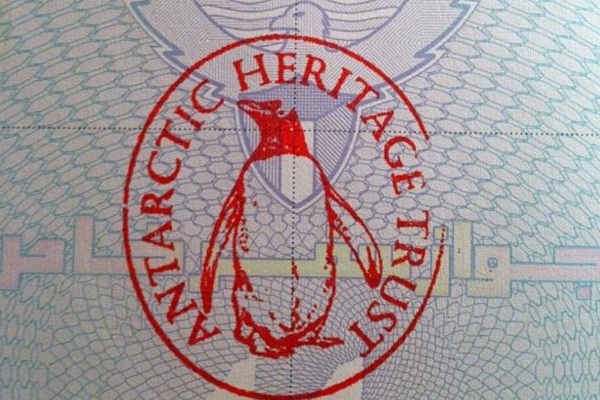 南極企鵝印章（圖片來源／Daily Mail）