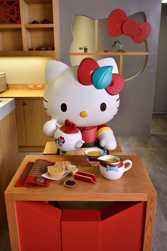 在HELLO KITTY的夢幻世界品嘗台灣茶的在地好味道。（圖片來源／HELLO KITTY呷茶）