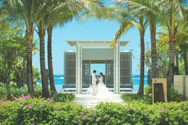 峇里島可以在海邊的浪漫教堂，或是villa中舉辦私人婚禮。（圖片來源／his-wedding）