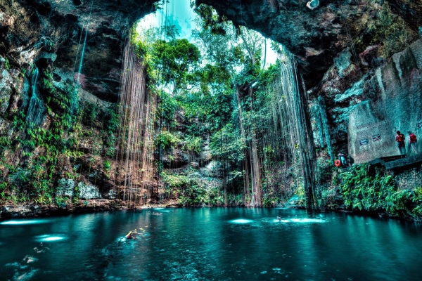 Cenote Ik Kil是一個被雨水侵蝕而成的天然井。（圖片來源／Nature Photography）