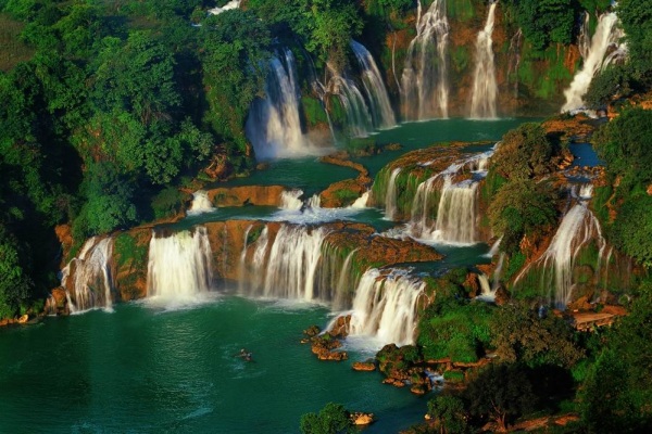 德天瀑布位於中國與越南邊境。（圖片來源／pystravel）