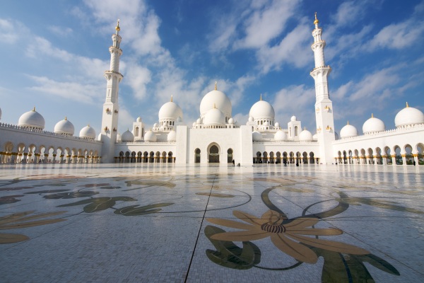 謝赫扎耶德大清真寺是世界造價最高的清真寺。(圖片來源／markef）
