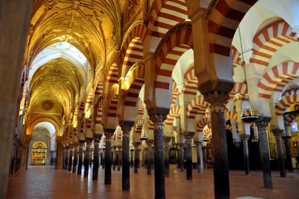科爾多瓦大清真寺是西班牙著名的建築物。(圖片來源／periodistadigital）
