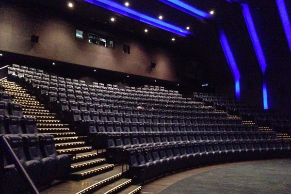 可容納上百人的IMAX戲院。（圖片來源／larrysalibra）