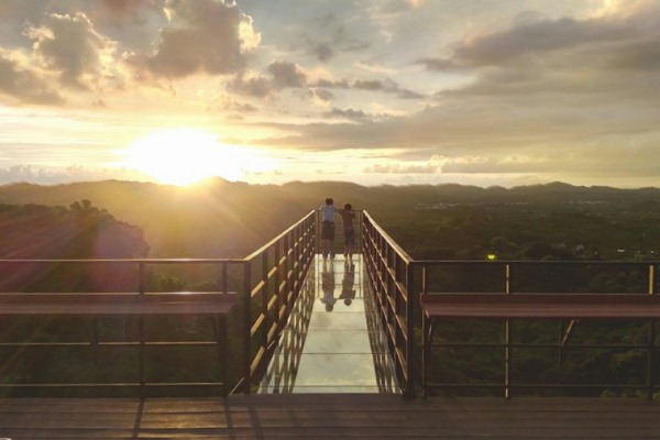 天空步道景觀咖啡館爆紅 山景夕照太美麗