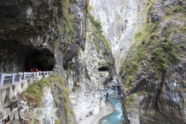 壯麗的花東峽谷，感受大自然的鬼斧神工。（圖片提供／Agoda聰明旅遊情報）