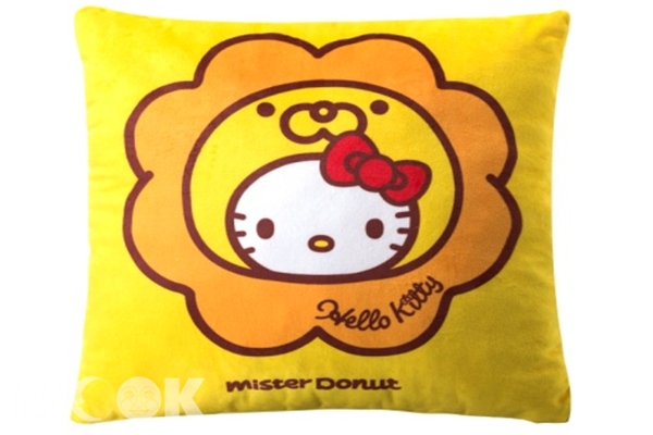 預購Mister Donut「波堤獅樂中秋」禮盒，就贈送Hello Kitty 聯名抱枕。
(圖片提供／Mister Donut）