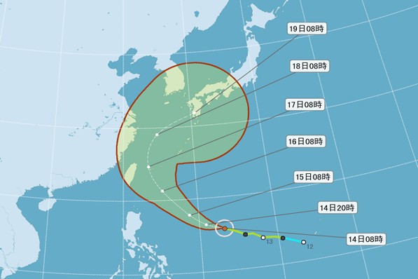 輕度颱風馬勒卡逐漸靠近台灣中。（圖片來源／中央氣象局）