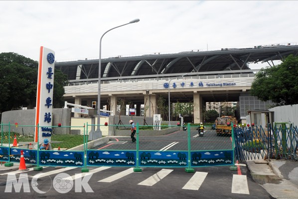 新台中火車站門口面向復興路。(攝影／MOOK景點家張盈盈)