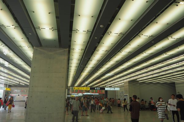 台中火車站新站售票處與穿堂風景。(攝影／MOOK景點家張盈盈)