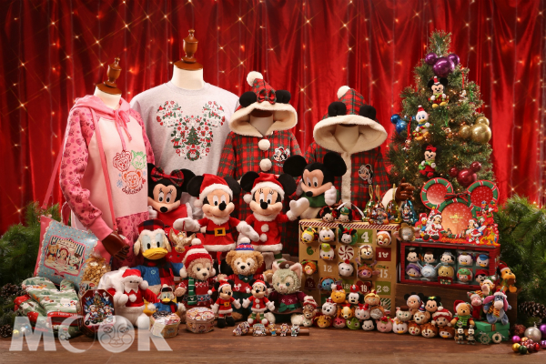 樂園特別呈獻過百款聖誕節日商品，遊客能穿梭於琳瑯滿目的商品之間盡情選購。（圖片提供／香港迪士尼樂園）