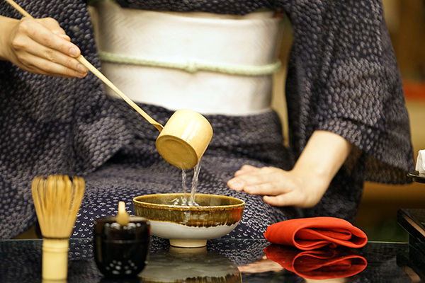 在「一期一會茶道宿泊」中，了解日本茶道精神 (圖片提供／日勝生加賀屋)