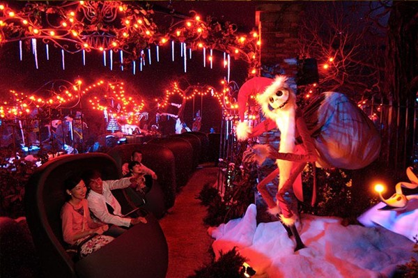 幽靈公館「假期夢魘」推出廣受歡迎的聖誕版 。（圖片來源／東京迪士尼度假園區)