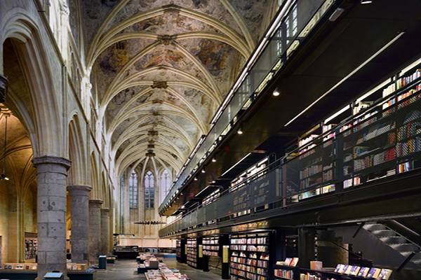 最靠近天堂的書店 神聖壯麗的荷蘭教堂