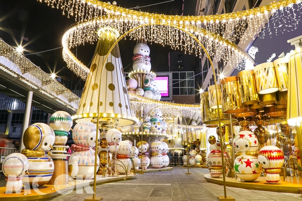 香港海港城聖誕派對現場繽紛閃耀，猶如童話夢幻之城。（圖片提供／香港海港城）