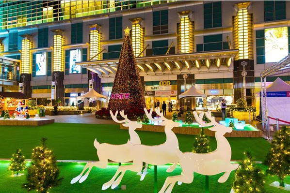 現場有麋鹿等相關聖誕意象的裝飾。(圖片來源／台北市政府)
