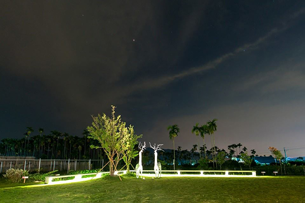 藝術迷人的夜晚與夜空 (圖片來源／毓繡美術館)