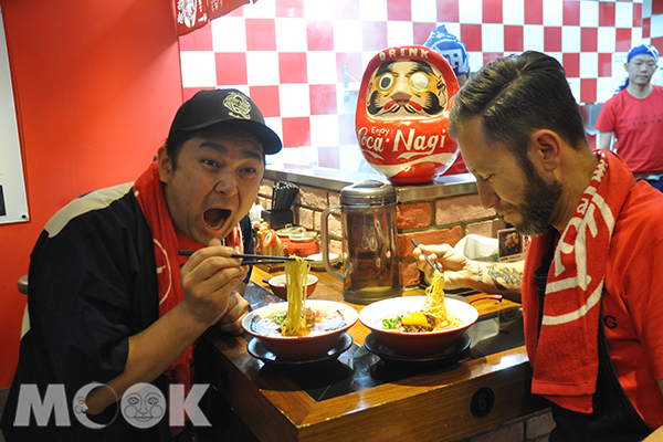 麥笛昆餐廳與Nagi豚骨拉麵聯手推出兩款宇宙獨家「麥笛王」 (攝影／MOOK景點家高嘉俊)