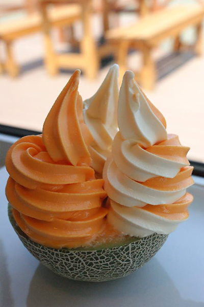 POPURA FARM的哈密瓜霜淇淋為北海道超人氣甜點 (圖片來源／POPURA FARM)