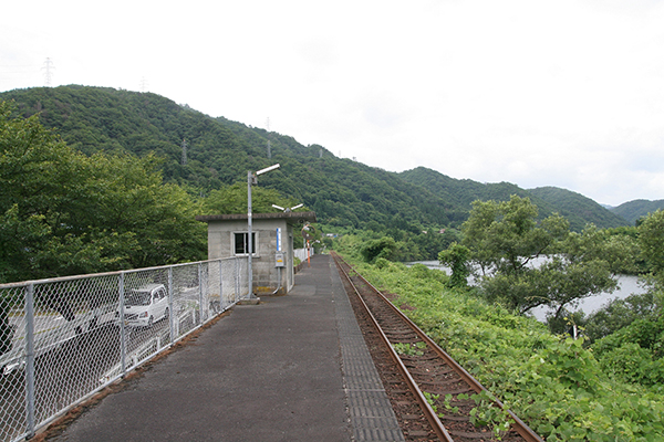 位在日本島根縣的潮車站 (圖片來源／Wikipedia)