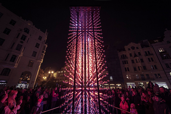 燈光藝術節在布拉格已經舉辦三年 (圖片來源／SIGNAL festival)