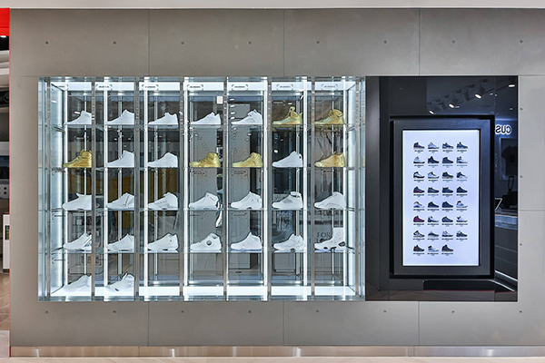 JORDAN 16松高店推出完整1到30代的AIR JORDAN經典球鞋 (圖片來源／Jordan Brand Taiwan)