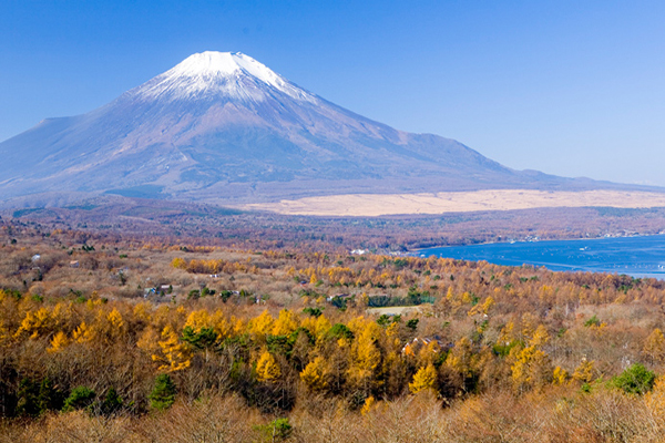 富士山是日本重要的象徵之一，被視為聖山，也是世界遺產之一 (圖片來源／富士山資訊網)