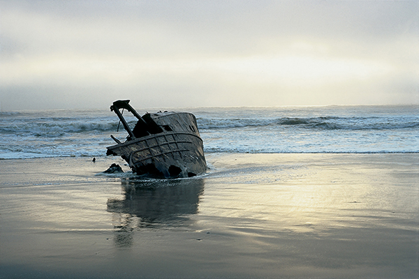 骷髏海岸處處險境，隨處可見到擱淺的船隻 (圖片來源／Skeleton Coast Safaris)