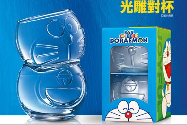 麥當勞新年春節限定，可堆疊的DORAEMON光雕對杯。(圖片來源／台灣麥當勞)