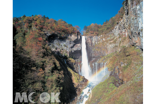 東武日光站氣勢迫人的華嚴瀑布美景，遊客必訪！（圖片提供／東武鐵道）