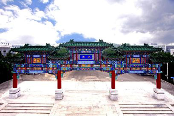 地壇位在北京安定門外，是明世宗以後明清兩代皇帝每年夏至祭祀土地神的地方，每年春節的廟會更是不能錯過 (圖片來源／地壇公園)