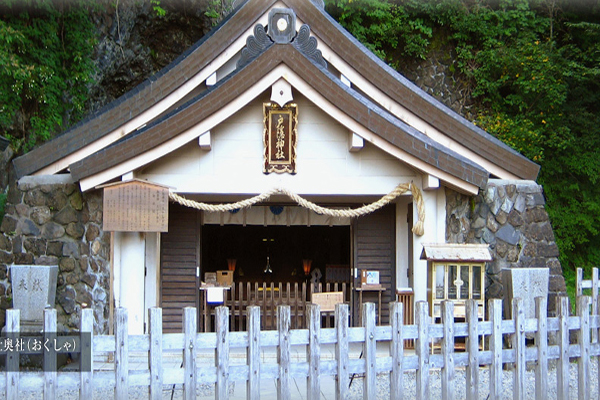 長野縣的戶隱神社曾在古老書籍中被提到過，據說能在此遇見眾多神祇，前去參拜可以獲得能量，是相當有名的景點 (圖片來源／戶隱神社)