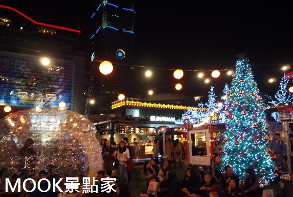 貨櫃美食市集新春應景    氣墊極光屋吸睛
