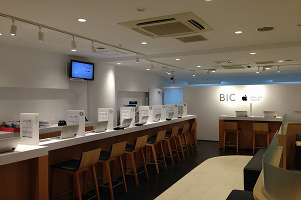 BIC CAMERA有樂町店7樓，Apple修理維護、咖啡廳 (圖片來源／ビックカメラ 有楽町店)