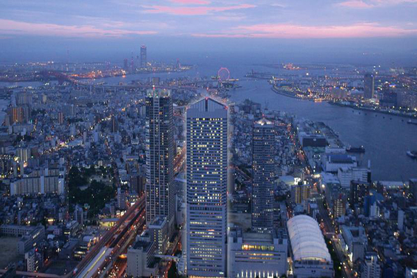 大阪海灣巨塔酒店是位在大阪海灣區的地標酒店 (圖片來源／大阪海灣巨塔酒店)